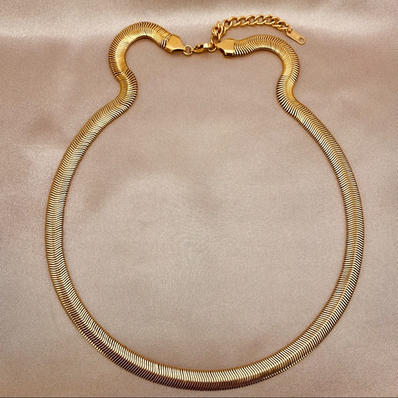 Mega Herringbone 18K Gold -Titanium Steel Necklace - Picture 9 of 14